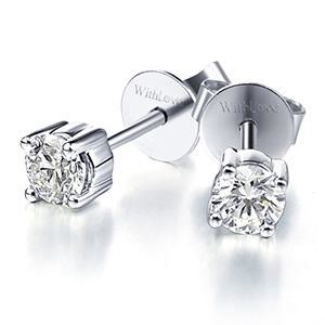 钻石耳钉费用高低大部分取决于上面的钻石